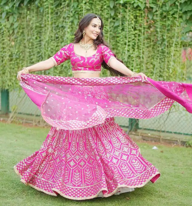 Jasmin Bhasin, Nikki Tamboli To Surbhi Jyoti: Actresses Are A Beautiful Sight In These Pink Ensembles 755876