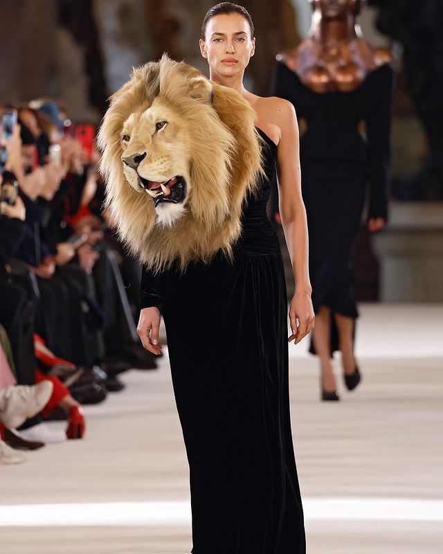 Kylie Jenner VS Irina Shayk: Who Donned The Lion's Head Faux Dress Better? 762387