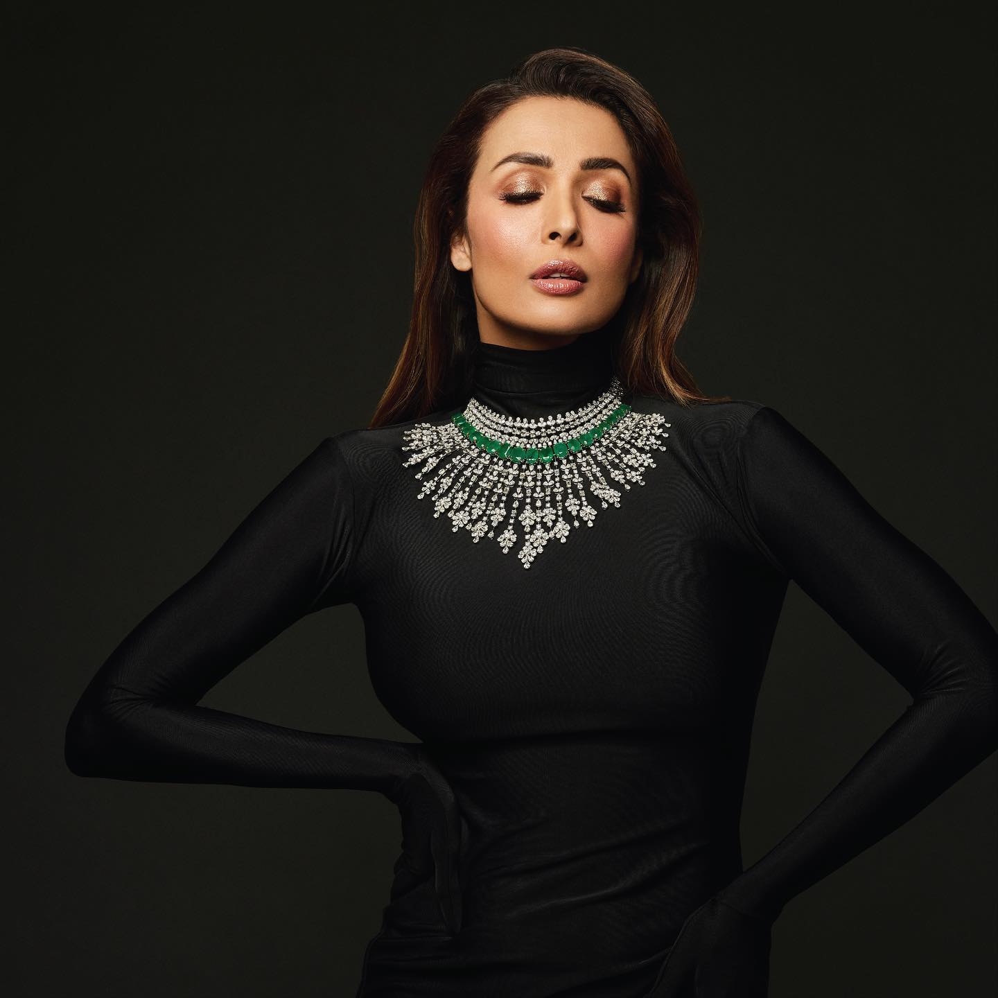 Malaika Arora glams up in handcrafted diamond emerald neckpiece 756719