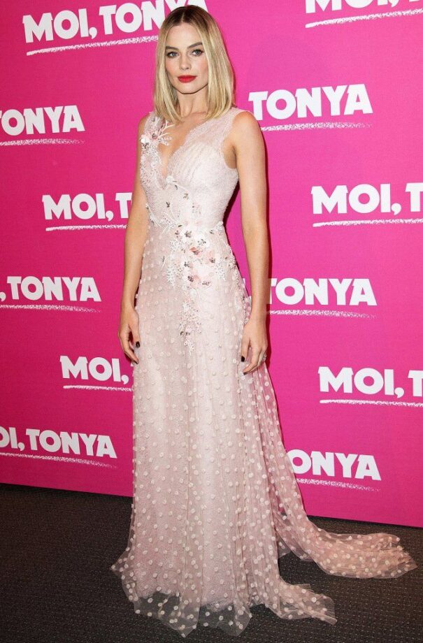 Margot Robbie Steals Out Hearts In Pink Outfits, Will You Fall In Love With Her? 763250