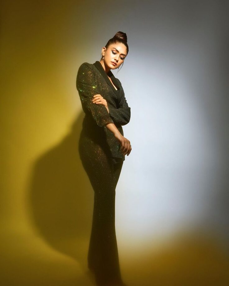 Mrunal Thakur's Magnetic Style In Tailored Pantsuits; Bold Eyeliner Looks Jaw-Dropping 754142