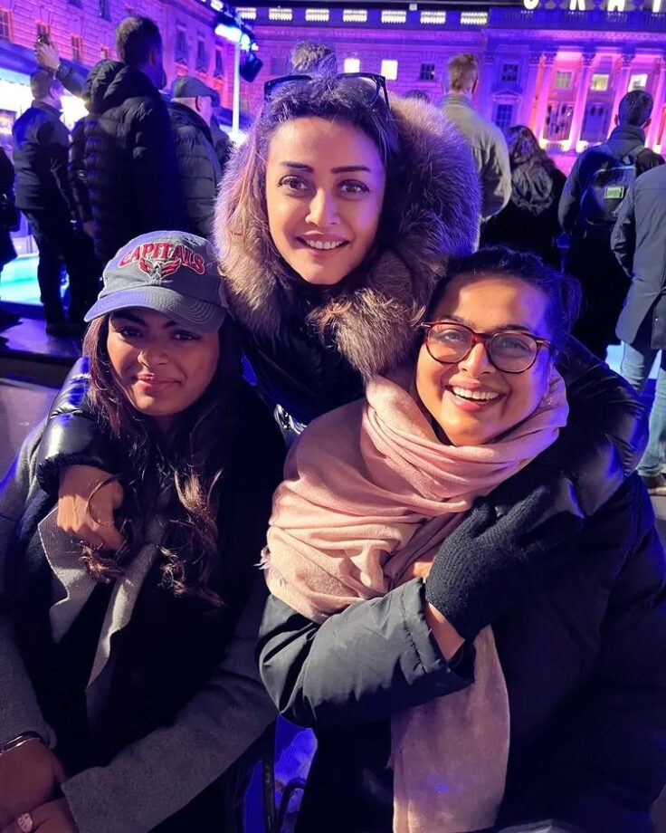 Namrata Shirodhkar is all about ‘family’ and ‘good vibes’ in London 754655