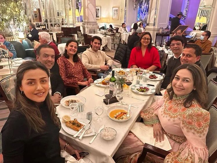 Namrata Shirodhkar is all about ‘family’ and ‘good vibes’ in London 754650
