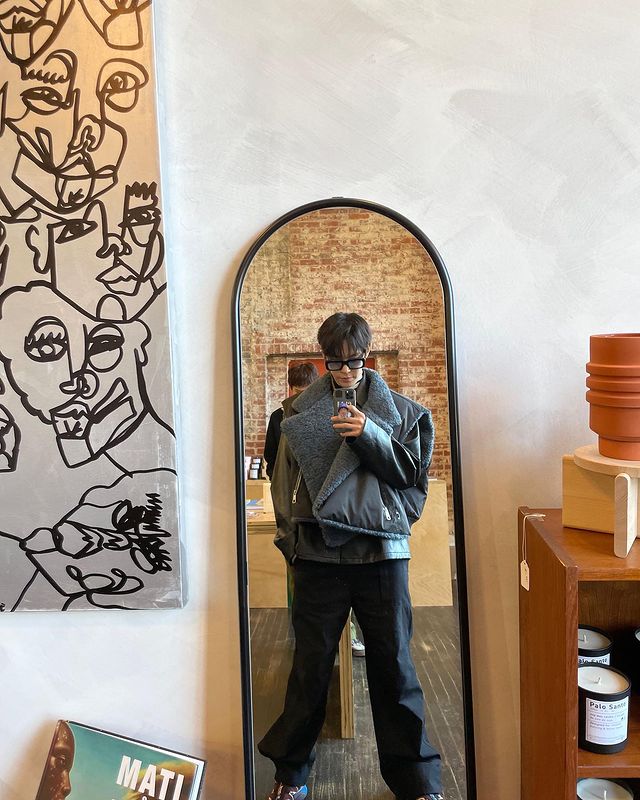 NCT'S Doyoung Starts New Year With Mirror Selfies; See Now! 761564