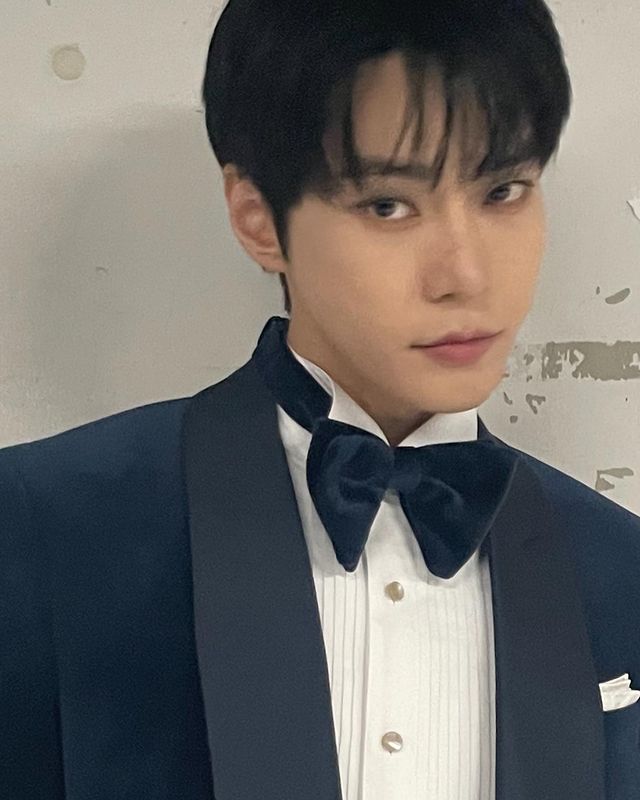 NCT'S Doyoung Starts New Year With Mirror Selfies; See Now! 761565