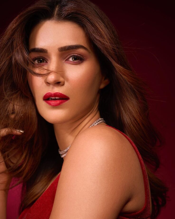 Red Is Clearly The Hottest Actress' Attire In Bollywood, Check Out Huma Qureshi, Janhvi Kapoor, And More 765130