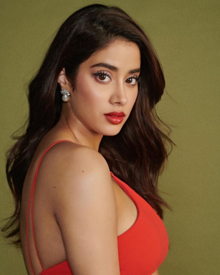 Red Is Clearly The Hottest Actress' Attire In Bollywood, Check Out Huma Qureshi, Janhvi Kapoor, And More 765147