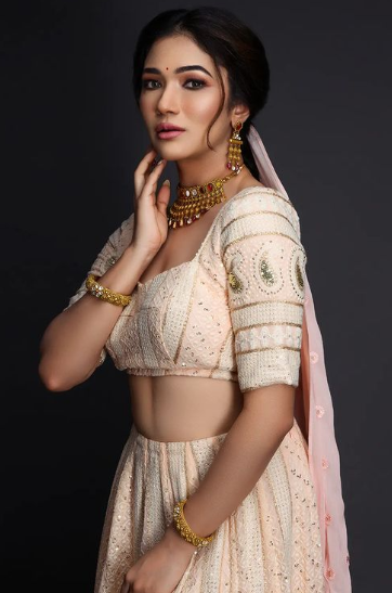 Ridhima Pandit Goes Girly In White Outfits; See Pics 763768