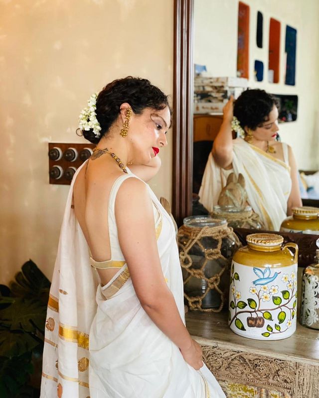 Satin To Cotton: Kangana Ranaut Embracing Unique Saree Drapes 762653