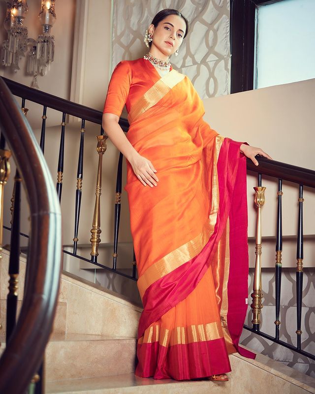 Satin To Cotton: Kangana Ranaut Embracing Unique Saree Drapes 762646