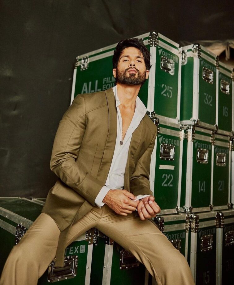 Shahid Kapoor Shows Us How To Suit Up Right In Dark Khaki Blazer And Pant Outfit 758873
