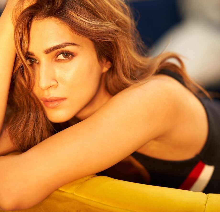 Sunshine Girl: Kriti Sanon Oozes In Sunkissed Picture, Check Now! 759347