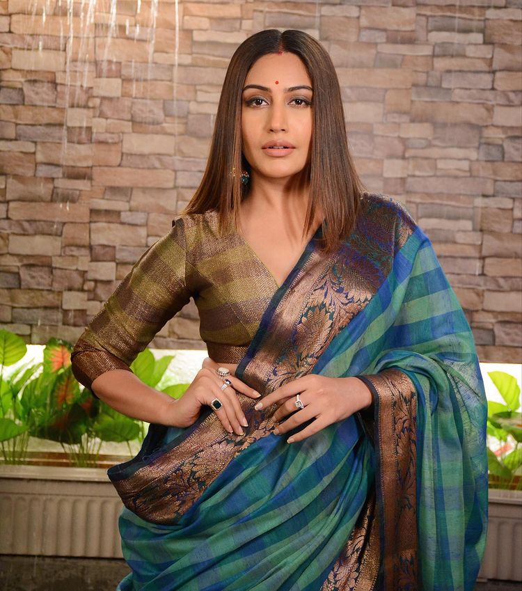 Surbhi Chandna is absolute queen in teal blue saree 757919