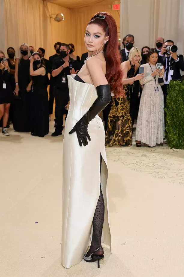 Throwback: Gigi Hadid's Red Carpet Fashion Favorites 761985