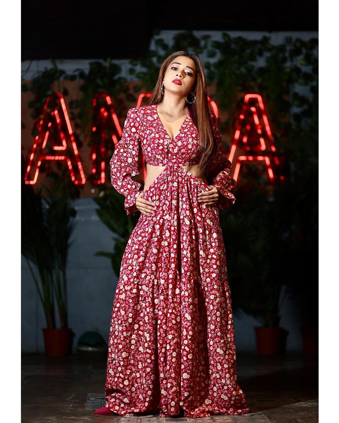 Tina Datta Sizzles in Red Hot Gown: 'Believe in Yourself' With Inspiring Caption 760596