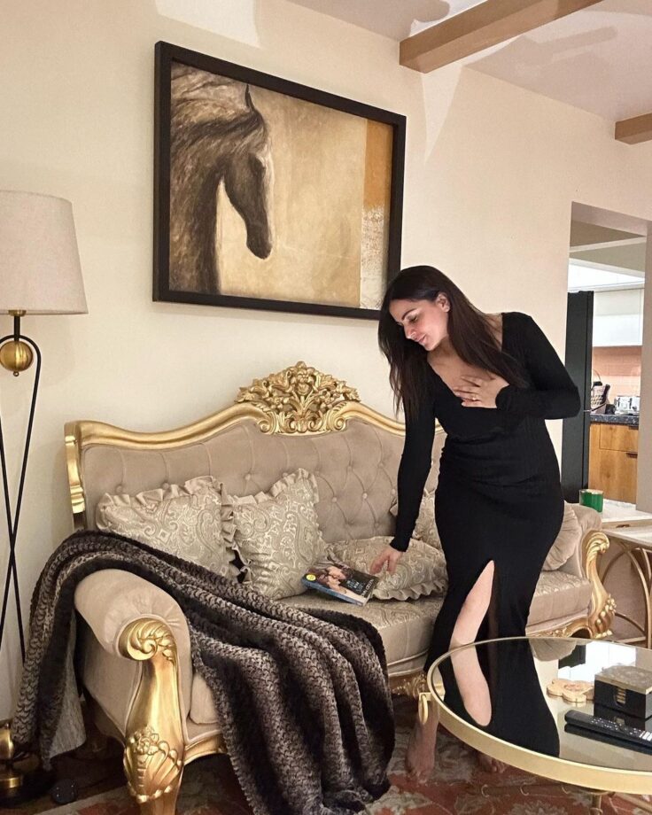 Viral: Shraddha Arya's sensuous couch moment is special 765315