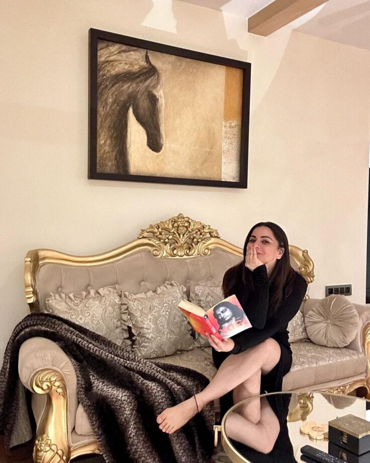 Viral: Shraddha Arya's sensuous couch moment is special 765317