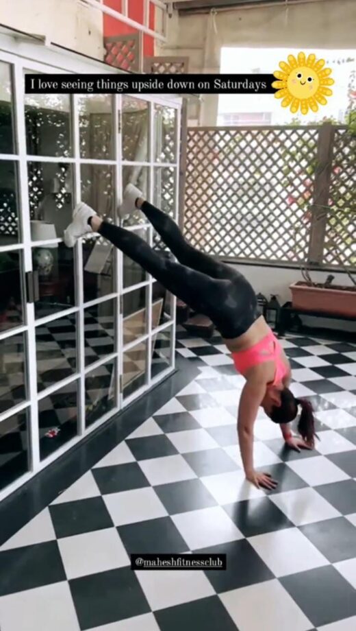 Watch: Kareena Kapoor performs power yoga 760940