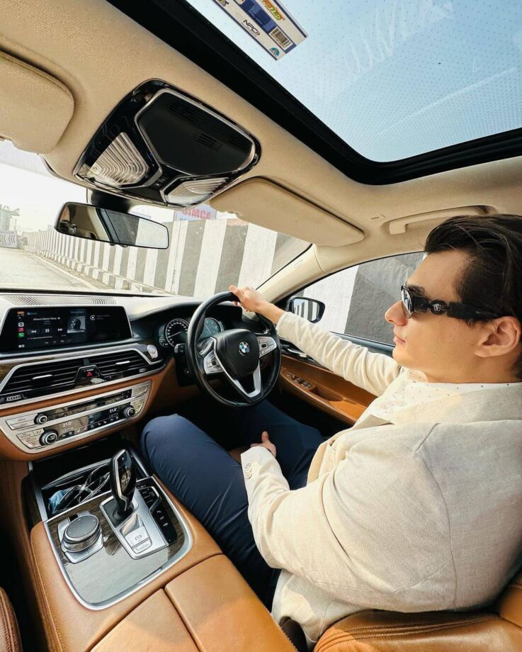 Your golden opportunity to join Mohsin Khan for long drive in swanky BMW car 756034