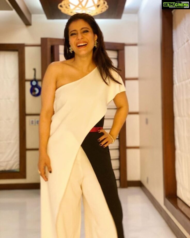 4 Times Kajol Demonstrated Her Sartorial Style In White Outfits 777825