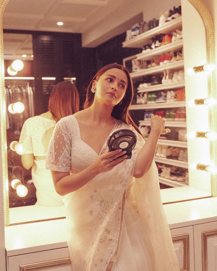 Alia Bhatt Looks Ethereal In A White Chikankari Embellished Saree, See Pics 775199