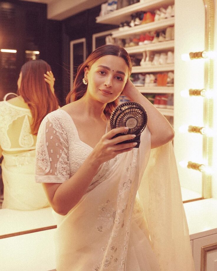 Alia Bhatt Looks Ethereal In A White Chikankari Embellished Saree, See Pics 775200