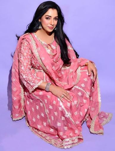Anupamaa Fame Rupali Ganguly Looks Graceful In This Pretty Pink 776458