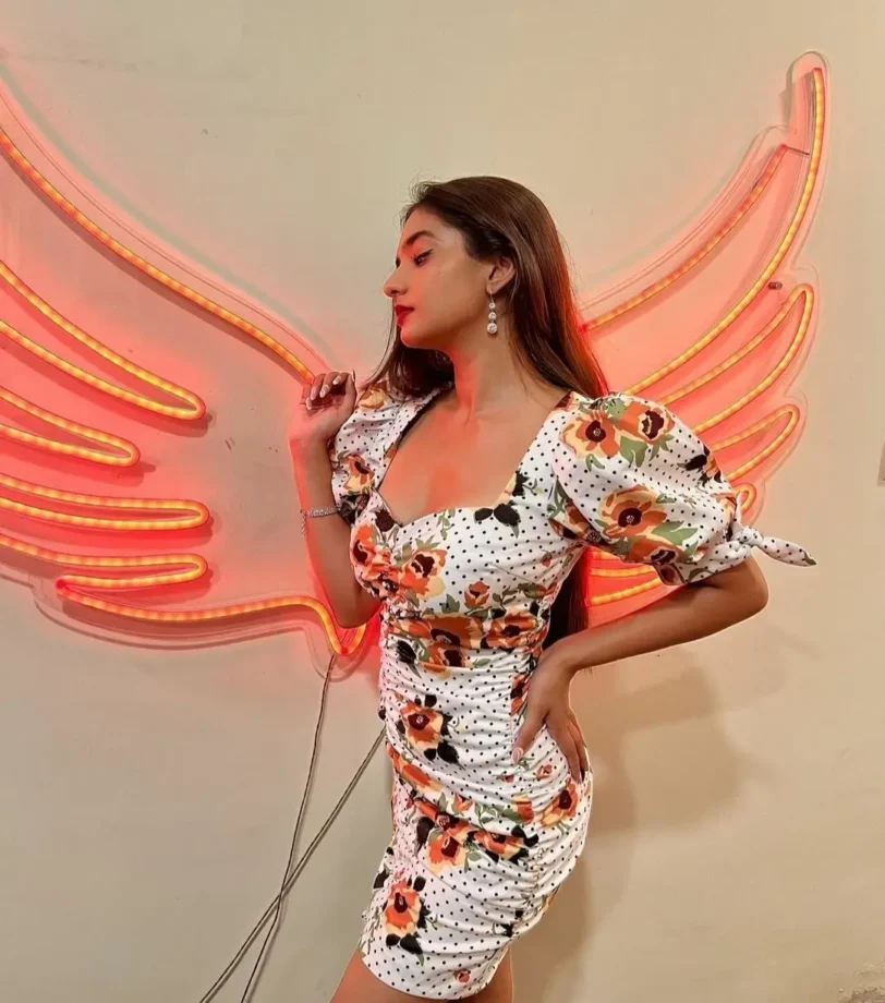 Anushka Sen and her best bodycon avatars to stab hearts 776526