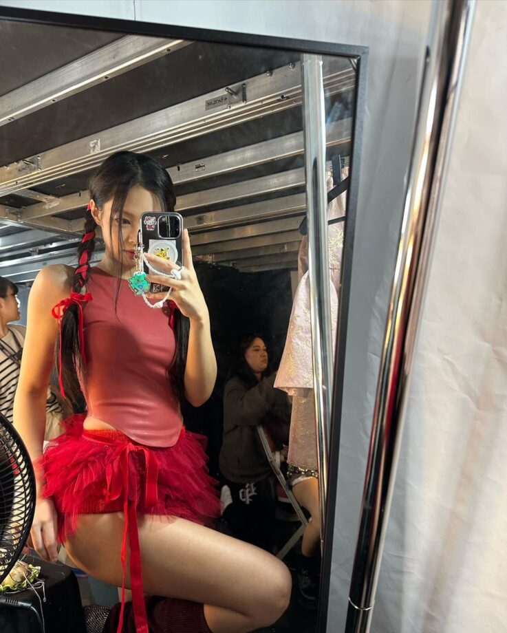 BLACKPINK's Jennie Displays Her Glowing Visuals In Red Outfits, See Pics 772756