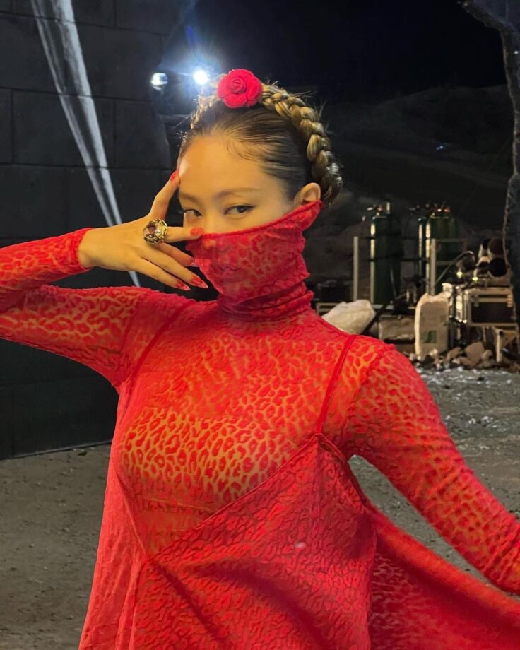 BLACKPINK's Jennie Displays Her Glowing Visuals In Red Outfits, See Pics 772752
