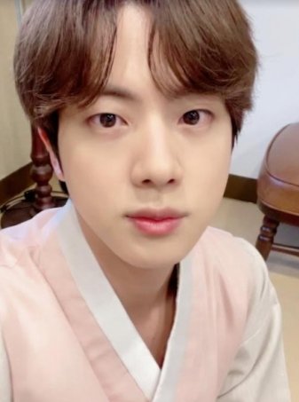 BTS Jin's Adorable Pictures For Fans; Check Out 769480