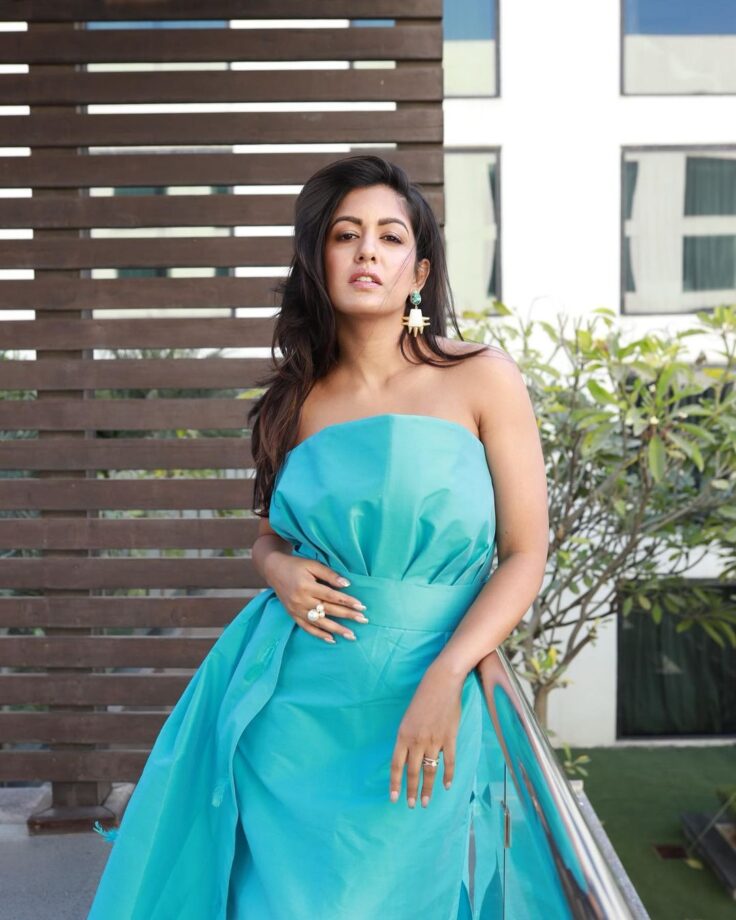 Check Out: Ishita Dutta Shows Her Elegance Beauty In Blue Strapless Gown 765964
