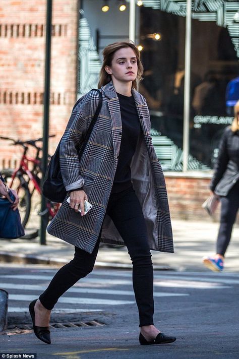 Emma Watson’s best off-duty style statures 776441