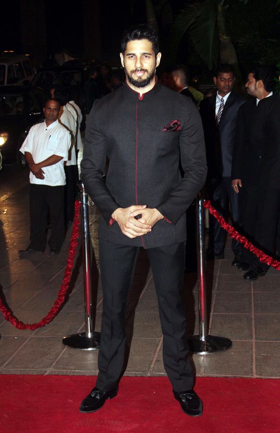 Fashion Battle: Jackky Bhagnani Or Sidharth Malhotra; Whose Black Suit Styles The Best? 766033