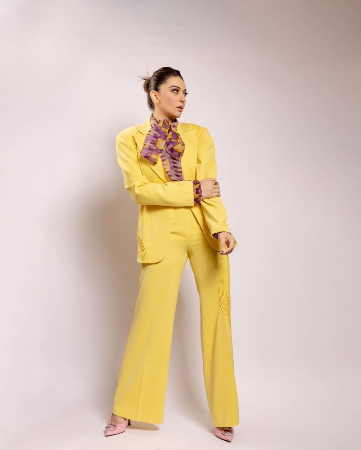Fashion Battle: Raashii Khanna Or Hansika Motwani, Who Looks Magnificent In Blazer Pant Outfits? 768247