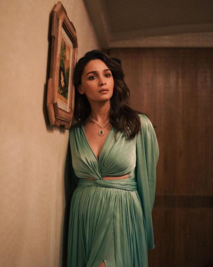 Hotness Alert: Alia Bhatt Looks Sizzling In A Green Side-Slit Georgette Gown 777644