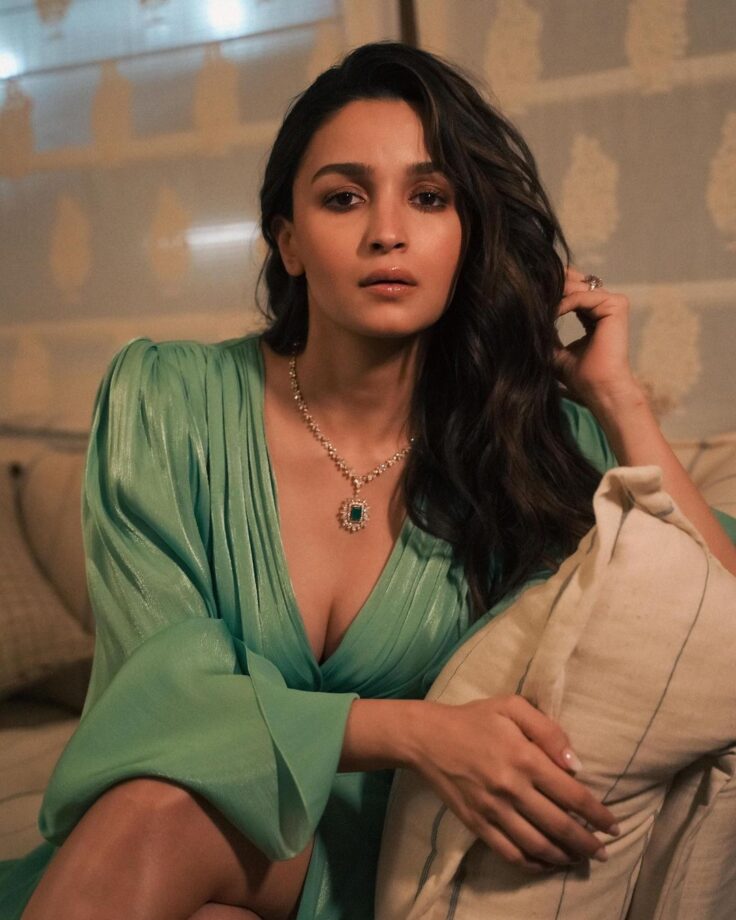 Hotness Alert: Alia Bhatt Looks Sizzling In A Green Side-Slit Georgette Gown 777645