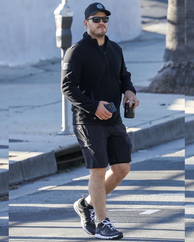 In Pics: Chris Pratt takes a casual stroll on streets after workout 770313