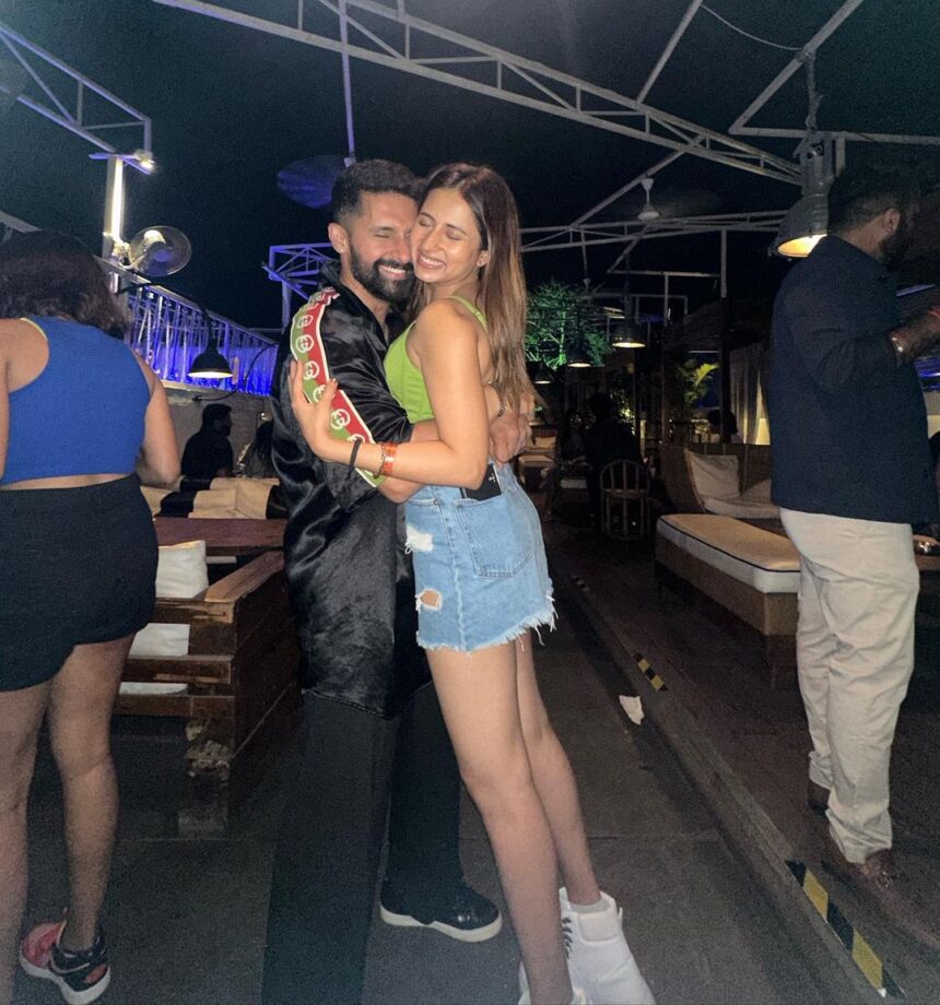 In Pics: Ravi Dubey And Sargun Mehta Having Happy Moments With Each Other 767571
