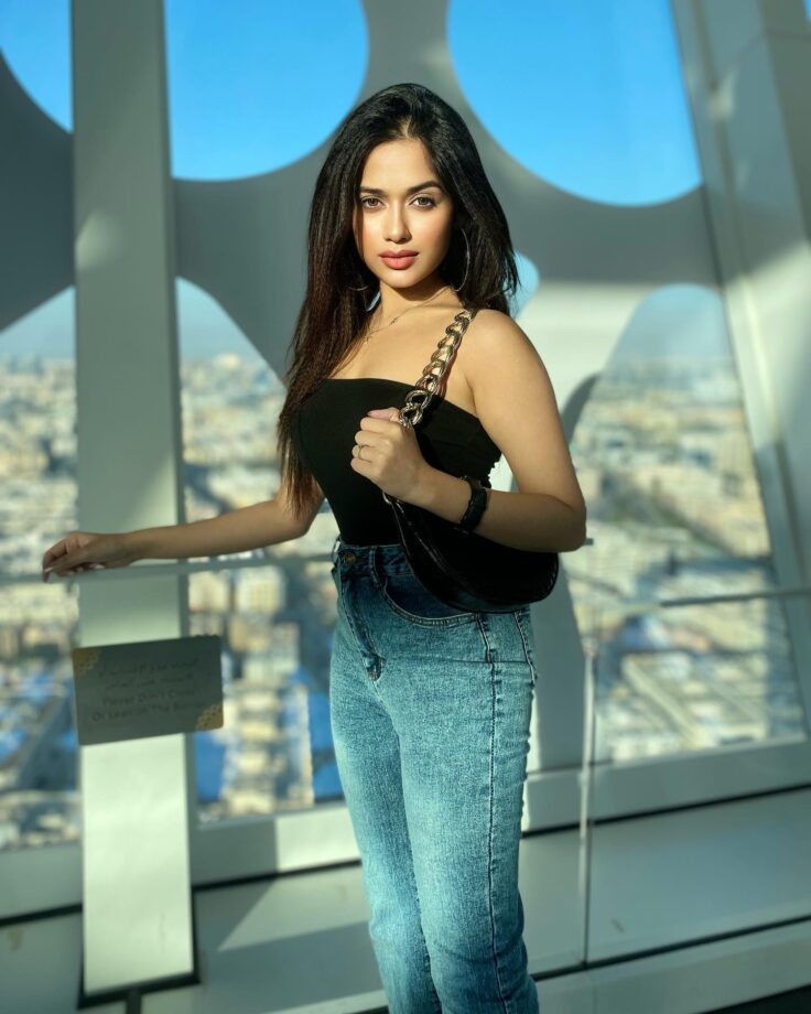 Jannat Zubair Rahmani and her boldest black outfit looks to steal 777973