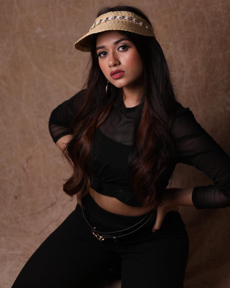Jannat Zubair Rahmani and her boldest black outfit looks to steal 777974