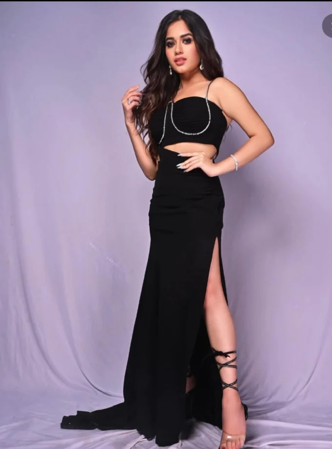 Jannat Zubair Rahmani and her boldest black outfit looks to steal 777975