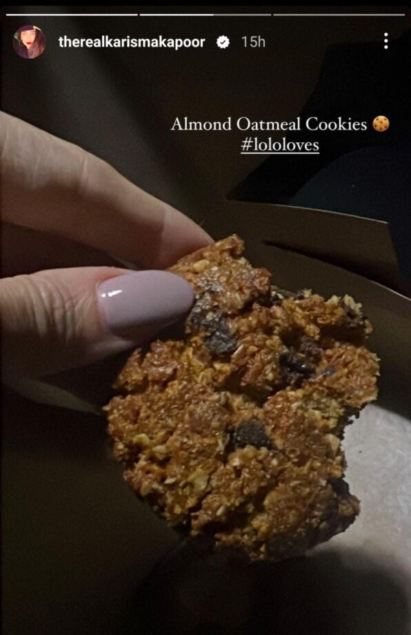 Karisma Kapoor Is Obsessed With These Oatmeal Almond Cookies, Check Out the Finger-Licking Recipe 777648