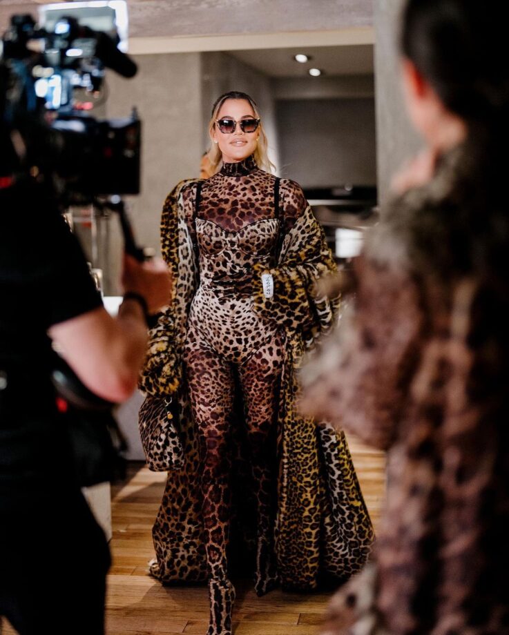 Khloé Kardashian Looks Sassy In Skin-Tight Leopard Print Outfit, See Pics 768562