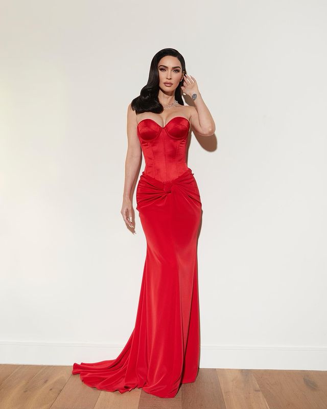 Megan Fox turns glam doll in red armour, arrives with a ‘broken wrist’ at Grammy party 768045