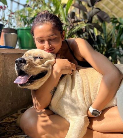 Mimi Chakraborty's Happy Time With Her Pet 776450