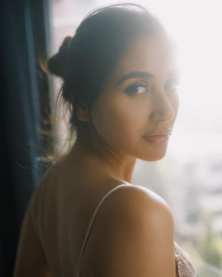 Nikita Dutta Shows Her Classy Style In Beige Bralette And Checked Printed Pajama, See Pics 767981