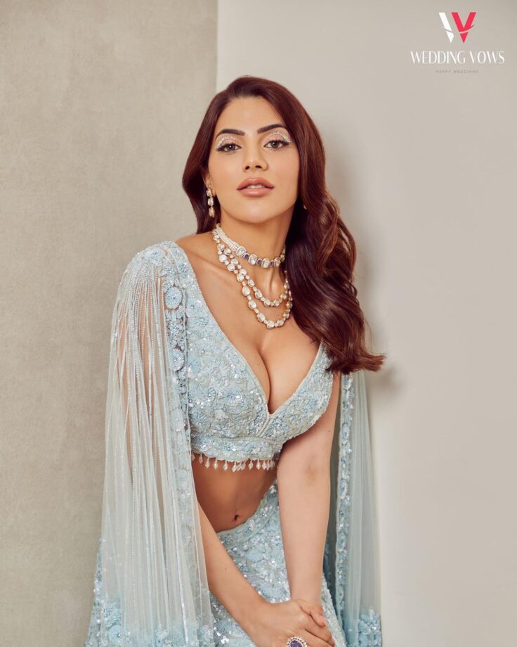 Nikki Tamboli is burning hot visual delight in deep-neck shimmery blouse and lehenga, see pics 770626
