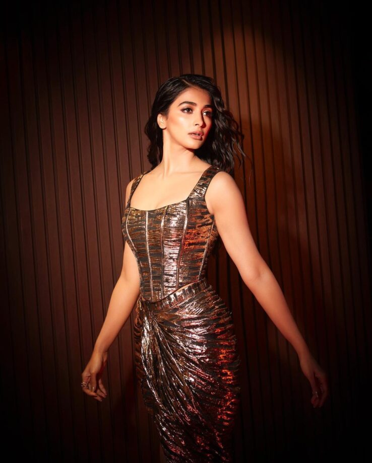 Pooja Hegde Is A Sight For Sore Eyes In Gold Metallic Corset Top And Skirt, See Pics 778080