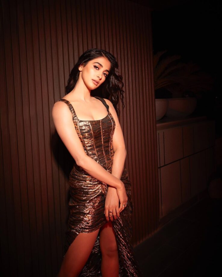 Pooja Hegde Is A Sight For Sore Eyes In Gold Metallic Corset Top And Skirt, See Pics 778077